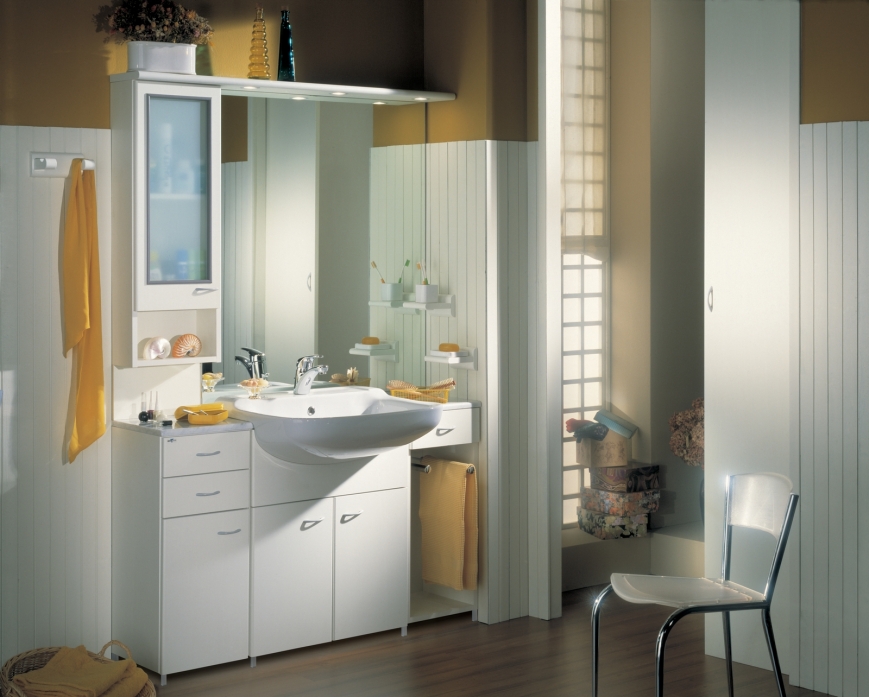 Mobile bagno in bianco su bianco per residences benigni mobili Mensola bagno bianca